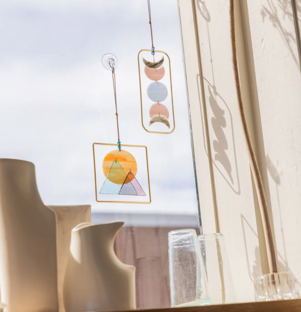 STAINED GLASS LIGHT CATCHER