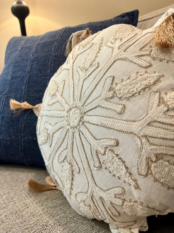 SNOWFLAKE PILLOW 18"X18"