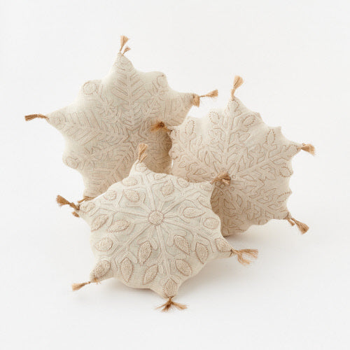 SNOWFLAKE PILLOW 18"X18"