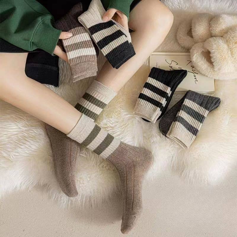 RIB KNIT COLOR BLOCK STRIPE SOCKS