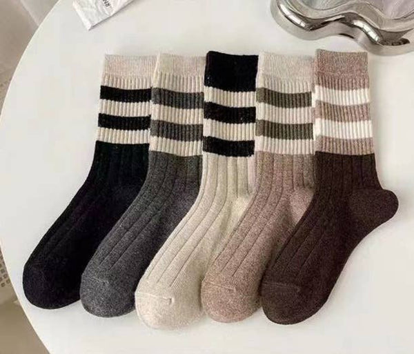 RIB KNIT COLOR BLOCK STRIPE SOCKS