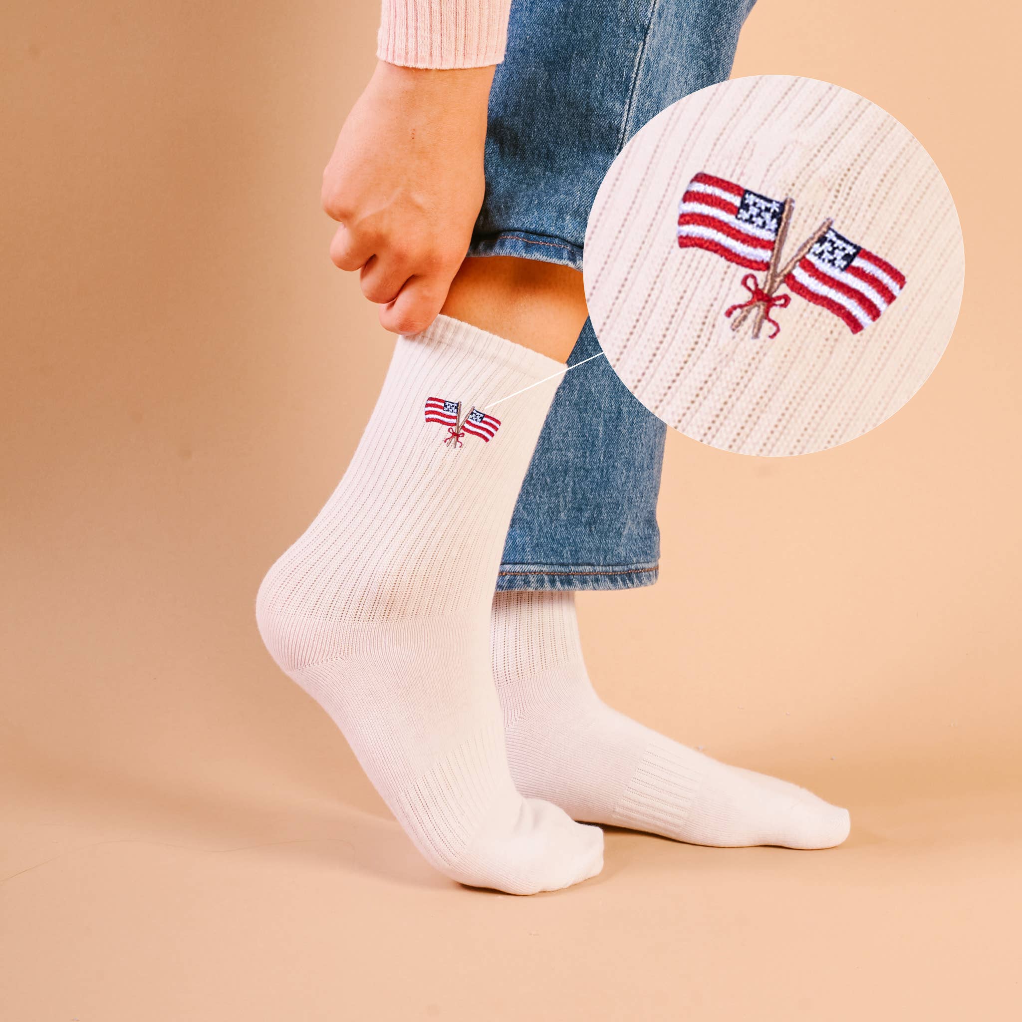EMBROIDERED CREW SOCKS-AMERICAN FLAGS