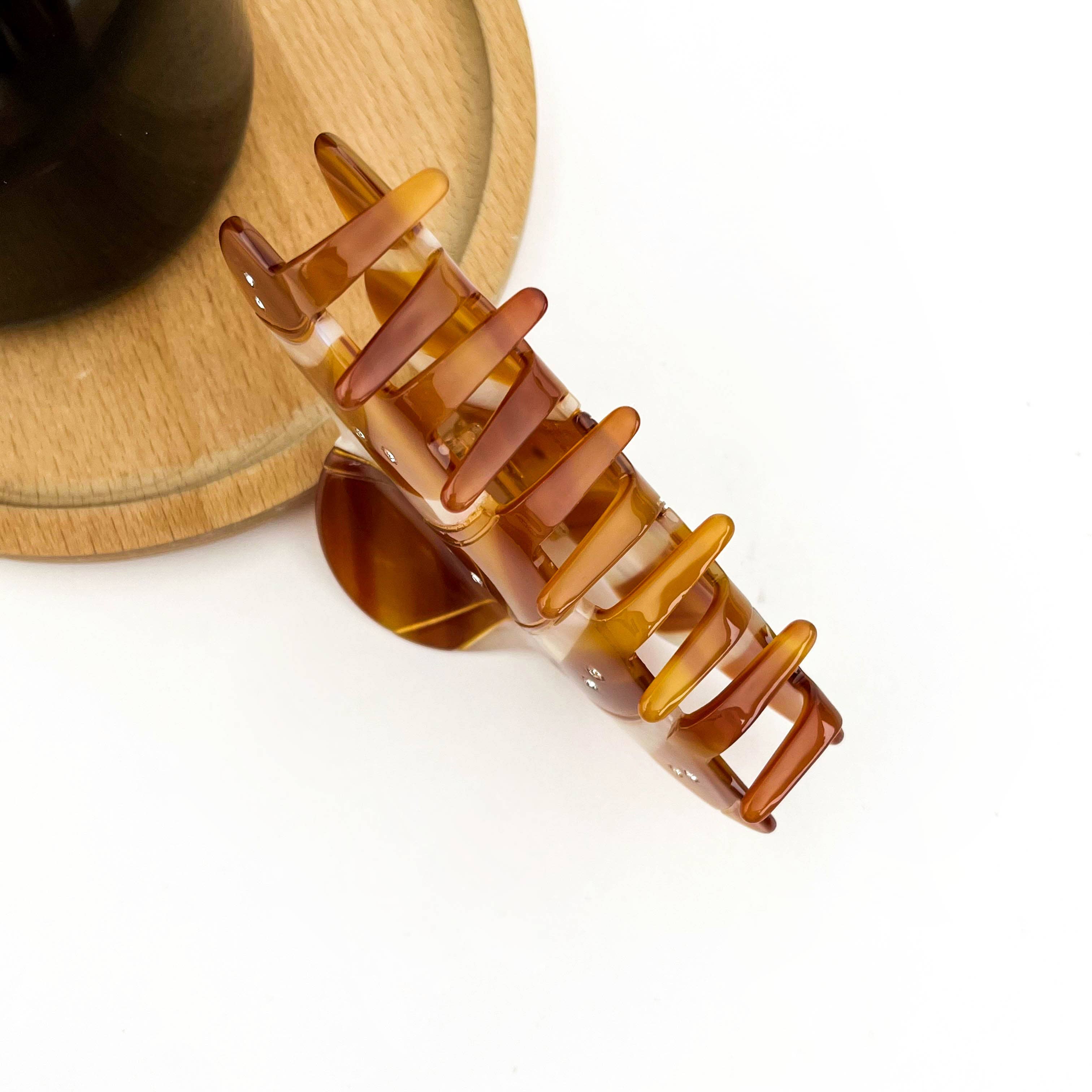 CROISSANT HAIR CLAW CLIP