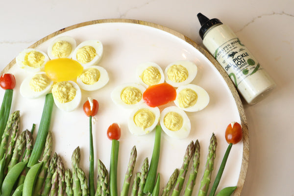 DILL PICKLE AIOLI GARNISHING SQUEEZE