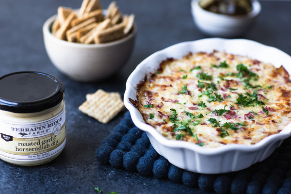 ROASTED GARLIC HORSERADISH DIP