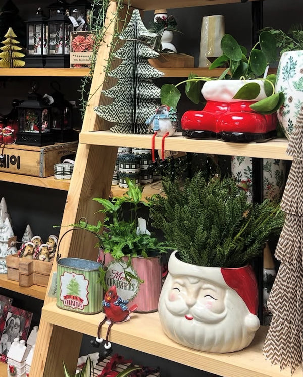 METAL MERRY CHRISTMAS CONTAINER