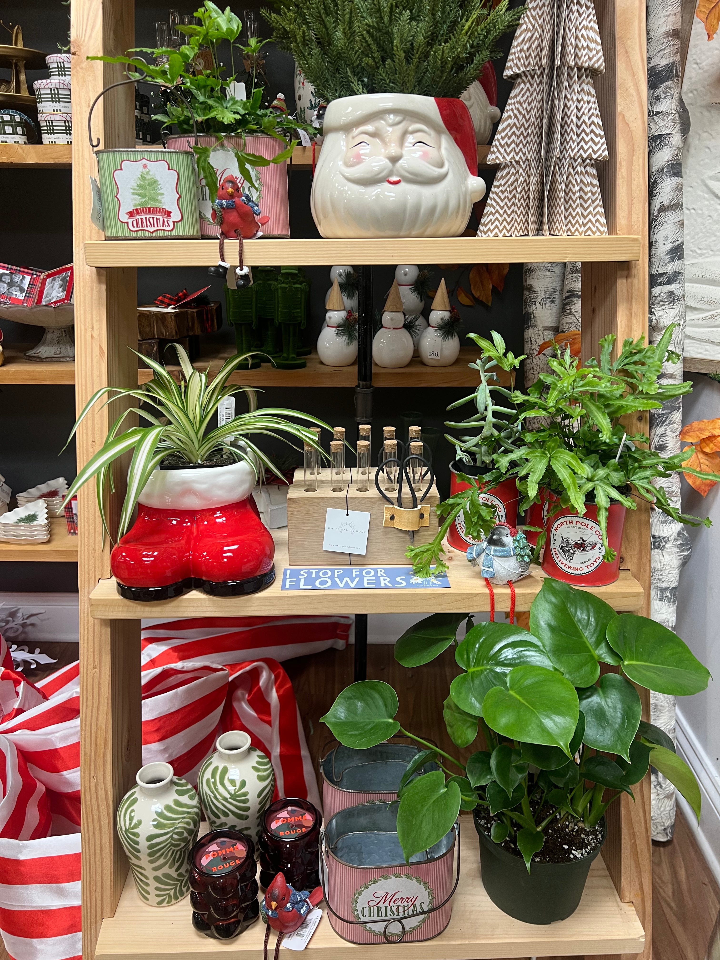 METAL MERRY CHRISTMAS CONTAINER