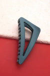 MATTE OFF-TRIANGLE HAIR CLAW CLIPS