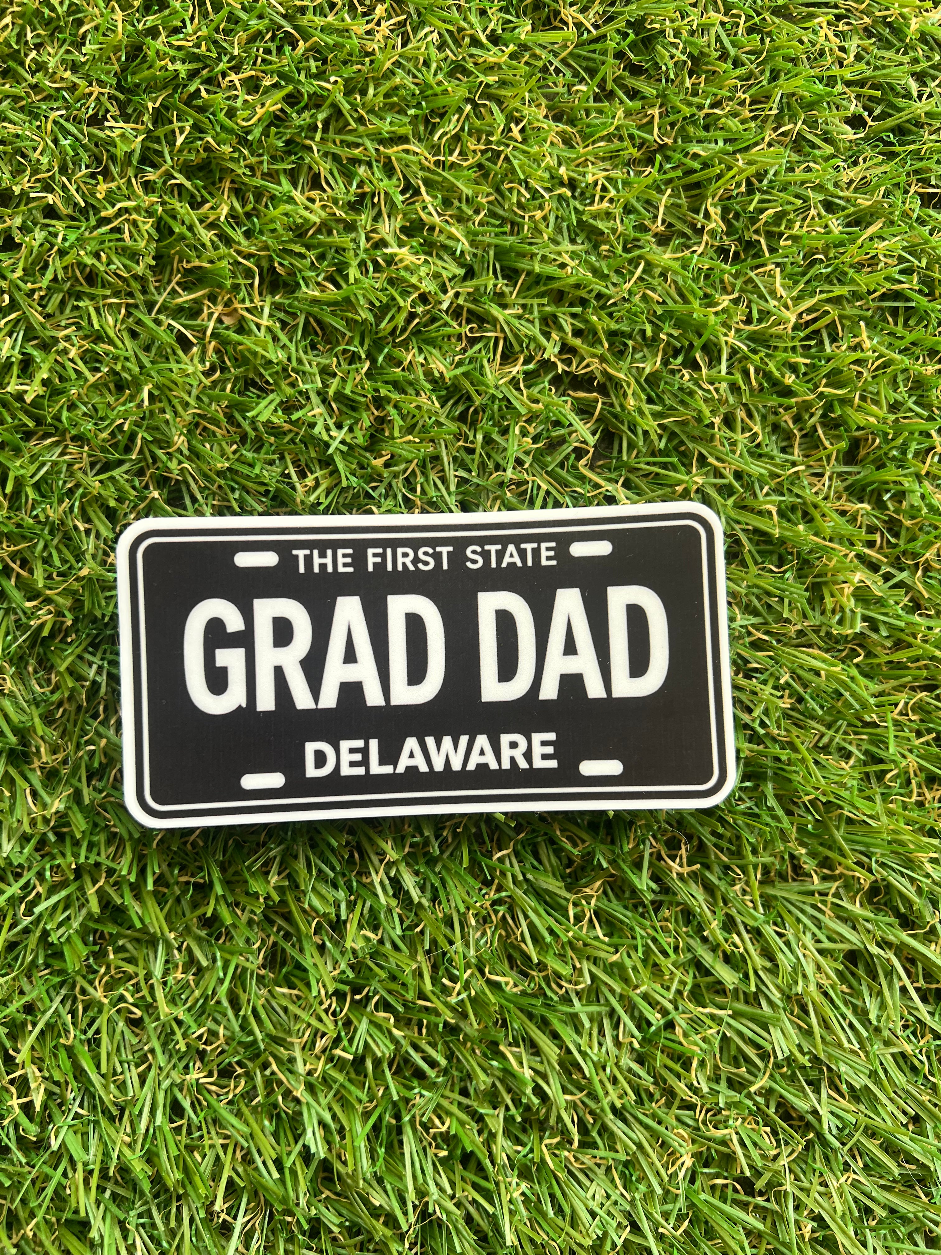 BLACK & WHITE GRAD DAD PLATE STICKER