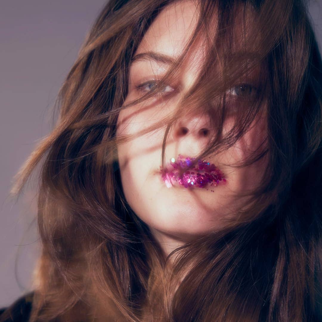 MACRO CHUNKY BODY GLITTER - FUCHSIA-ZINNIA