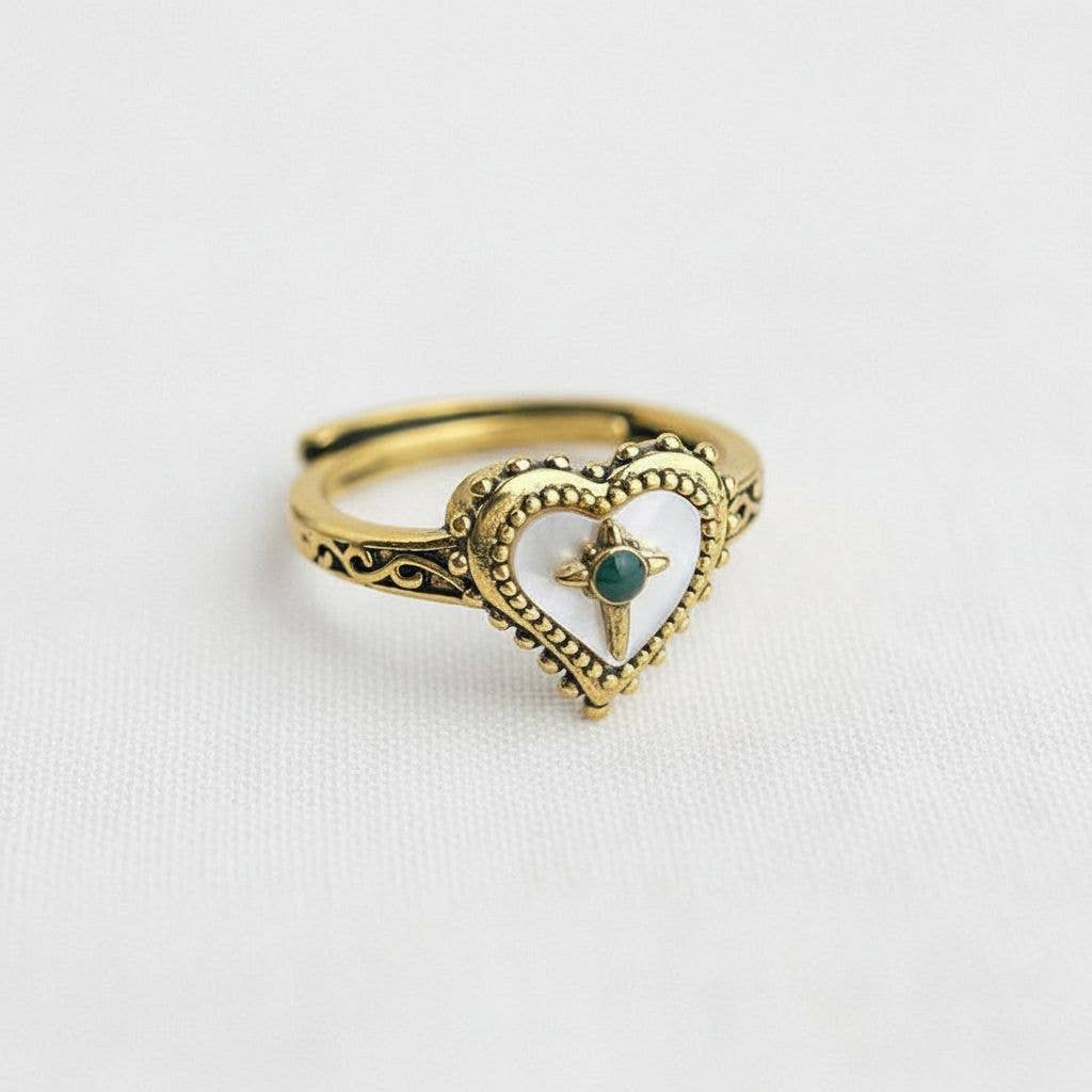 VINTAGE HEART SHELL RING