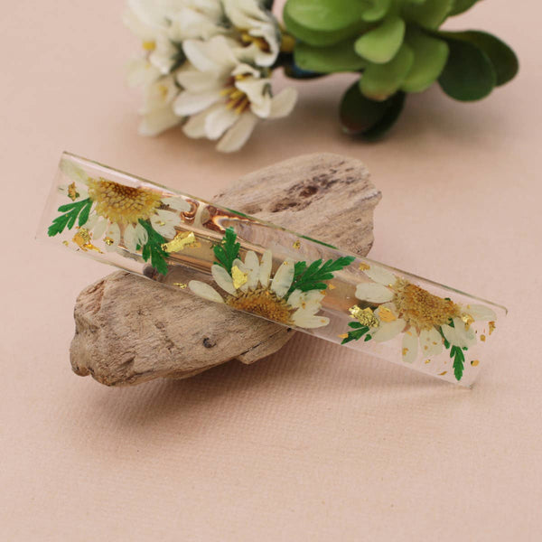 WHITE DRIED FLOWER BAR HAIRCLIP