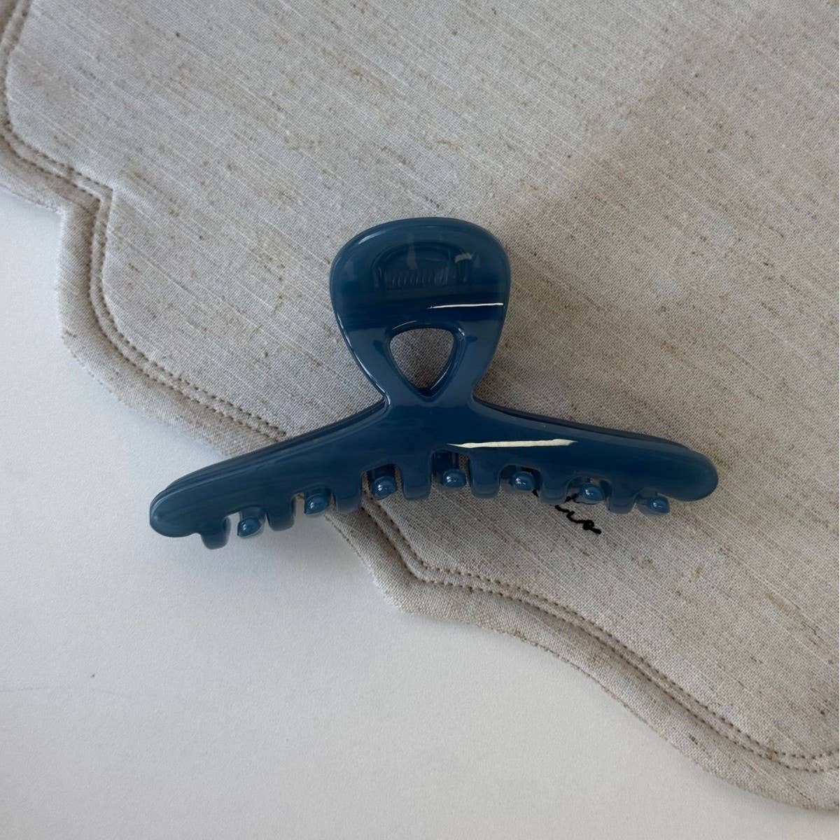 GLOSSY CROSS CLAW CLIP SIMPLE RETRO HAIR GRIP