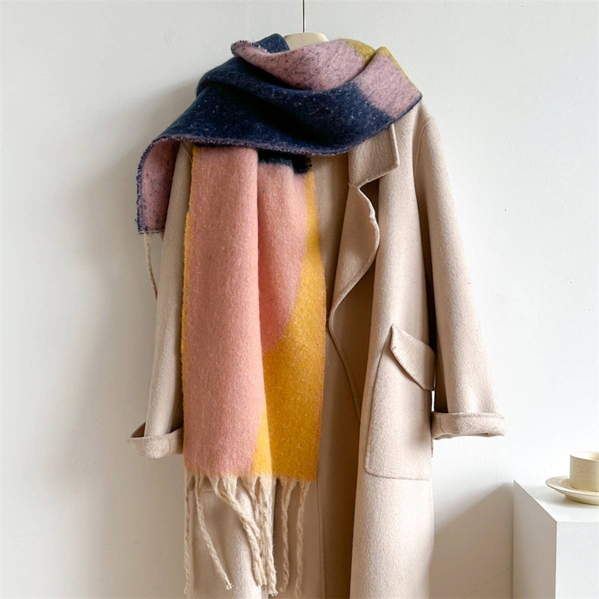 GEOMETRIC FRINGE THICK COLORBLOCK SHAWL SCARF