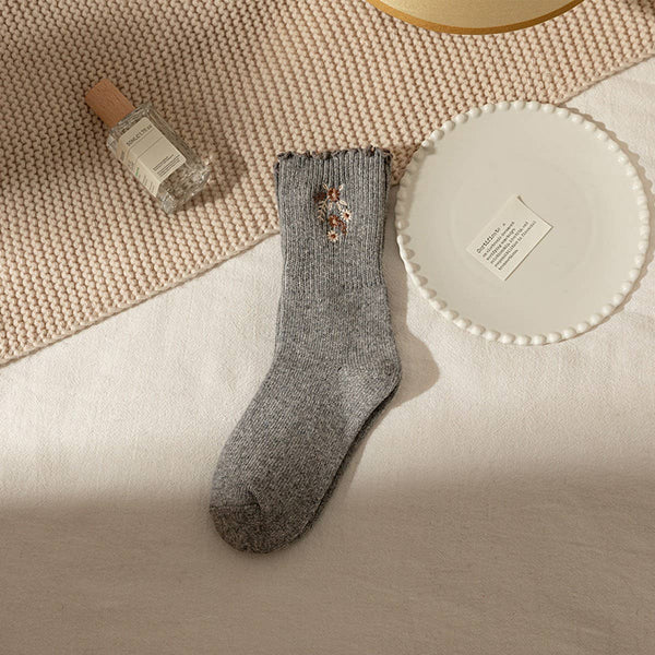 PLUSH RETRO FLOWER EMBROIDERY SOCKS