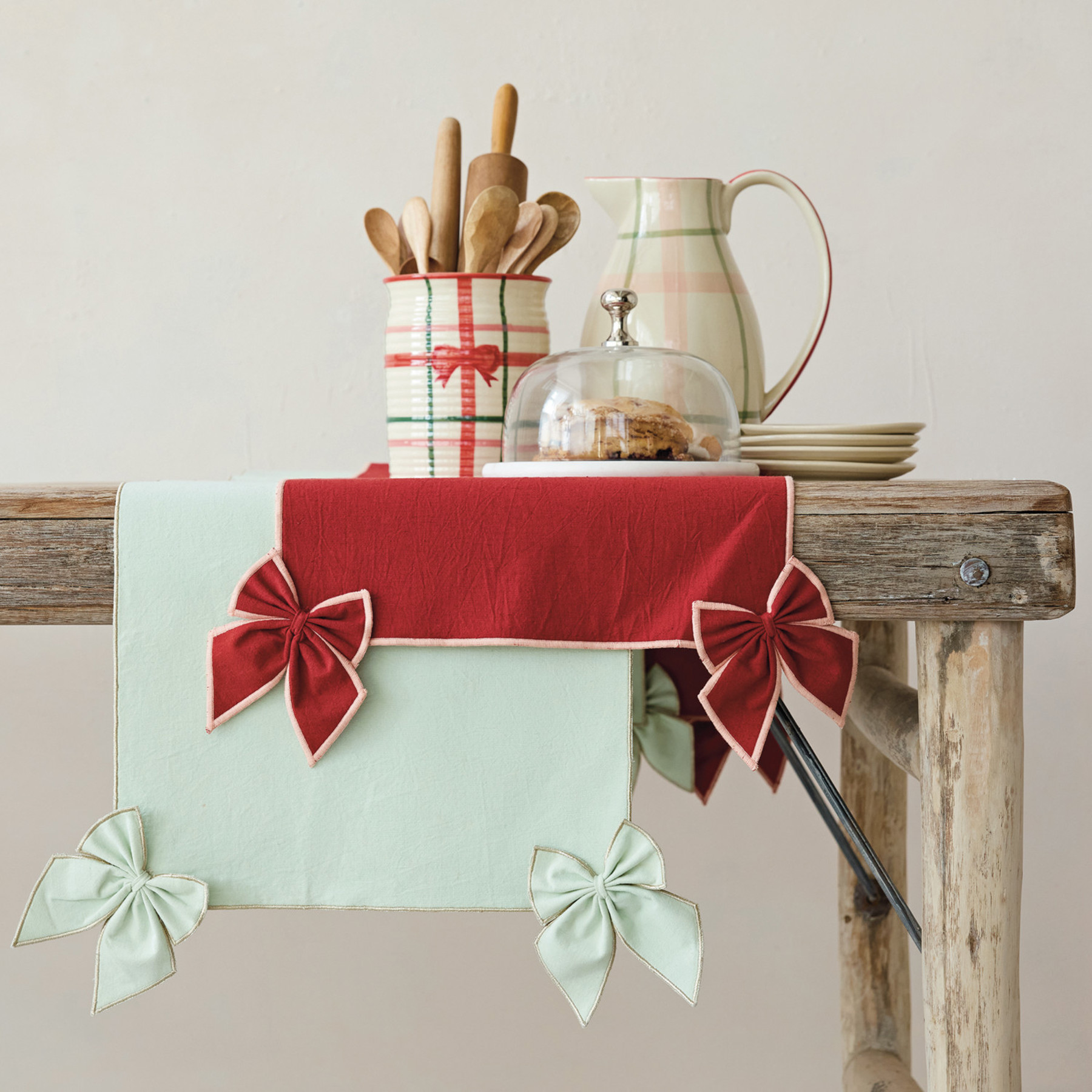 COTTON & LINEN TABLE RUNNER WITH DETACHABLE BOWS & PINK STITCHED EDGE, RED