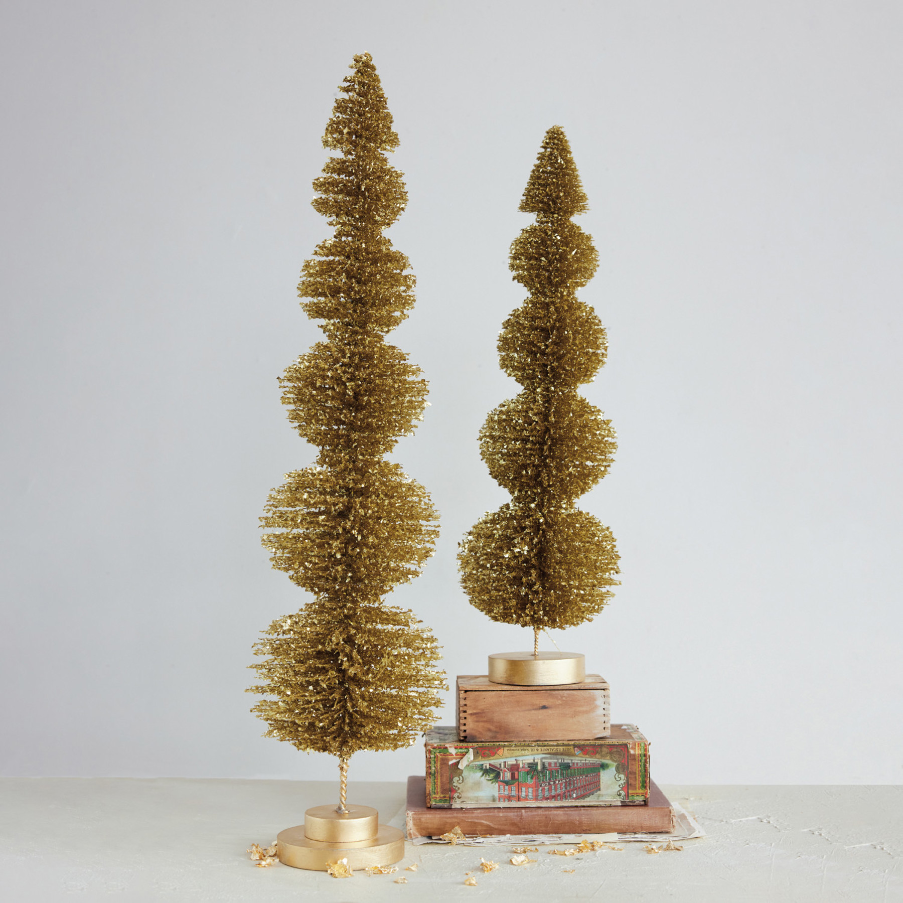 PLASTIC TOPIARY SHAPED BOTTLE BRUSH TREE WITH WOOD BASE, GOLD GLITTER FINISH