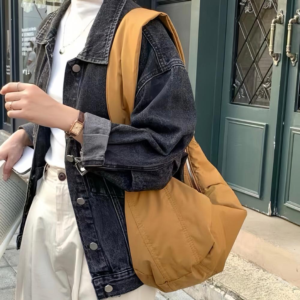 CASUAL CURVE CRESCENT BAG