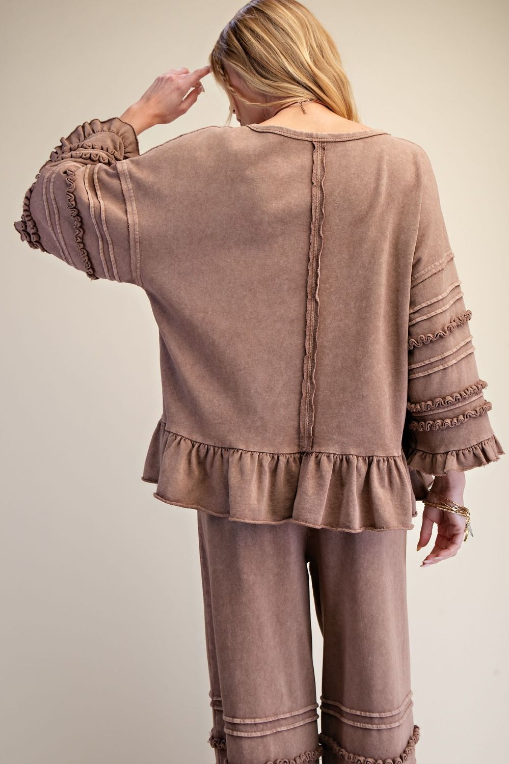 RUFFLE BOTTOM OVERSIZED TOP