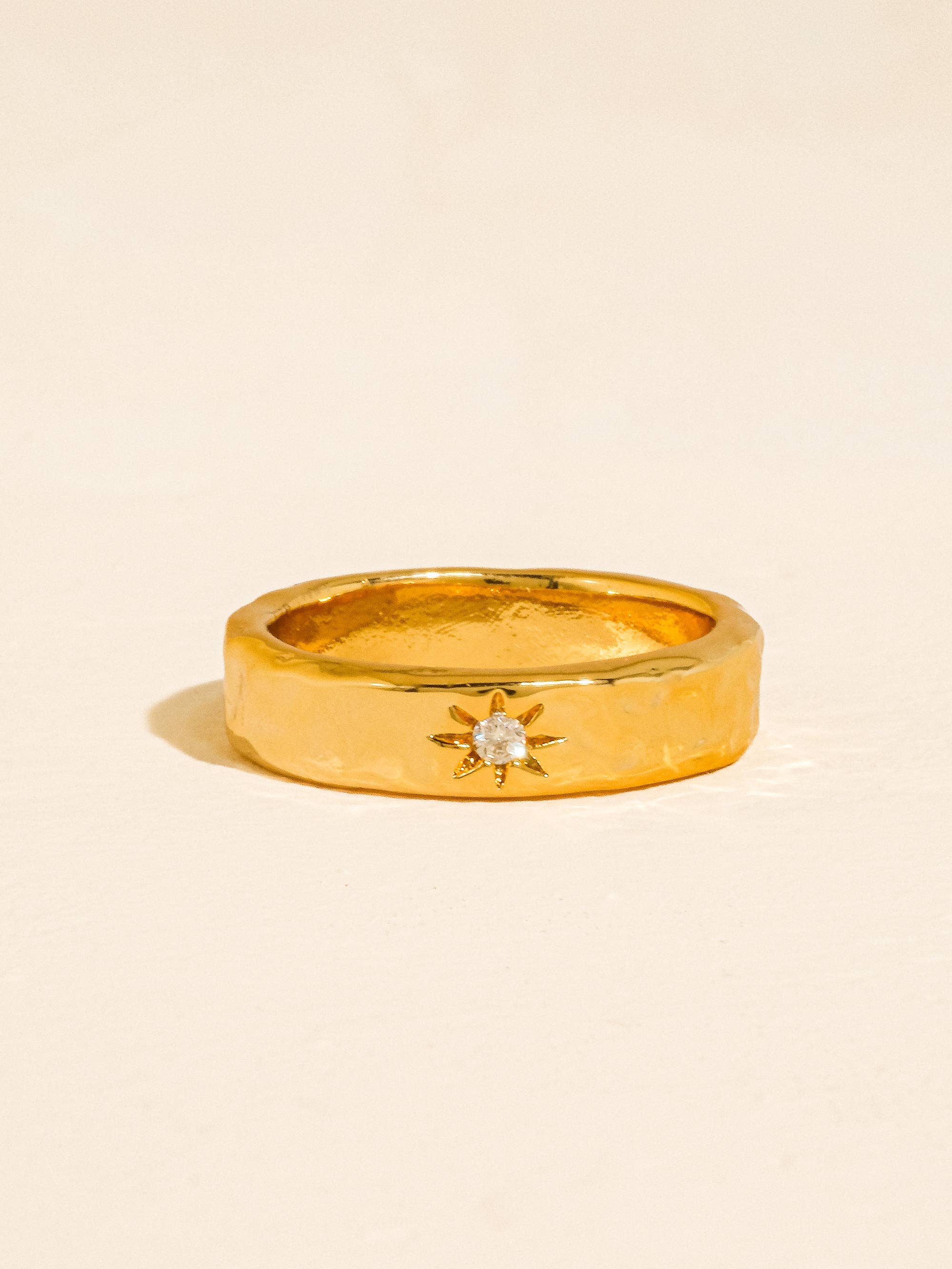 NAIA 18K GOLD VINTAGE CELESTIAL STAR BAND RING
