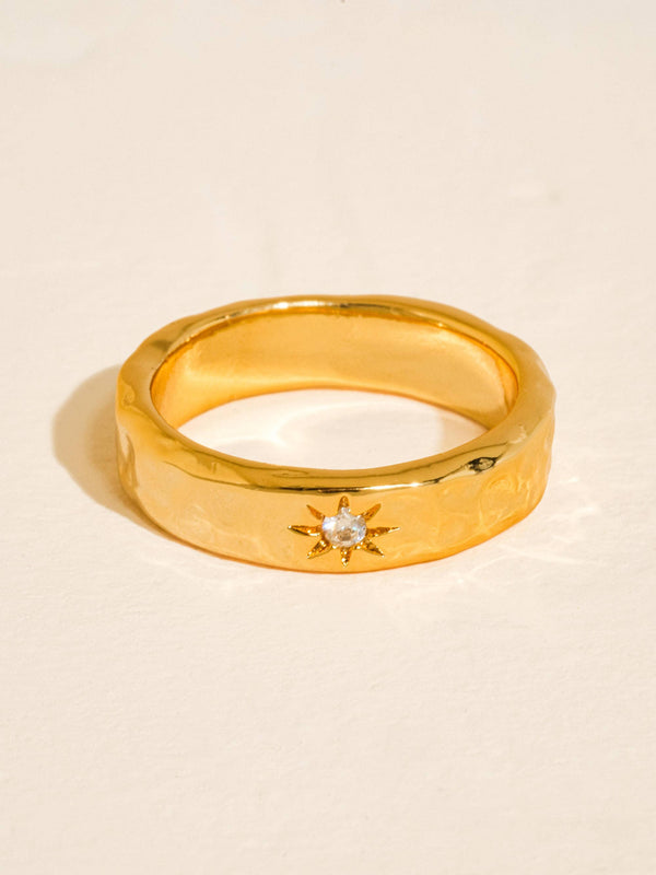 NAIA 18K GOLD VINTAGE CELESTIAL STAR BAND RING