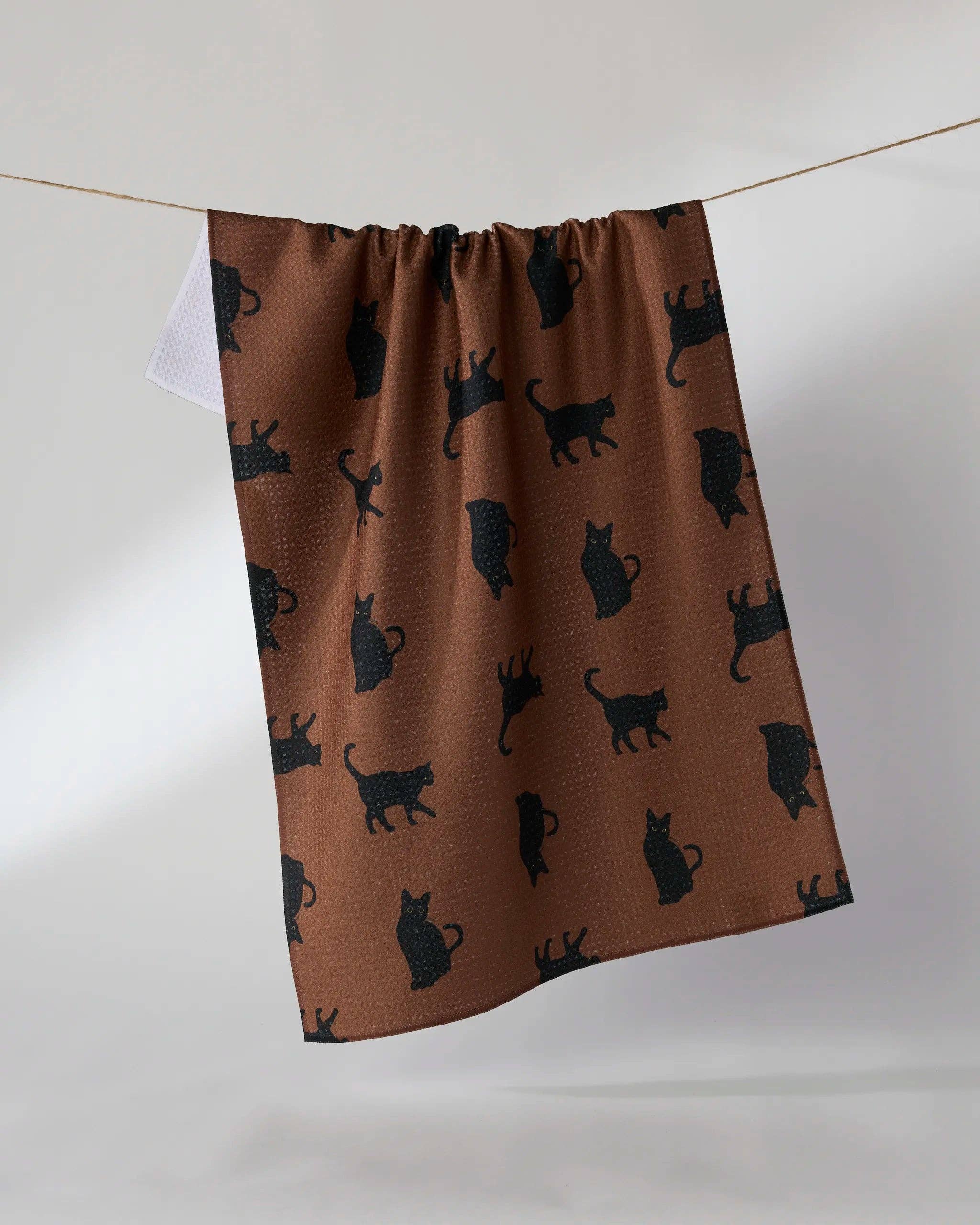 WITCH’S CAT TEA TOWEL - HALLOWEEN 2026