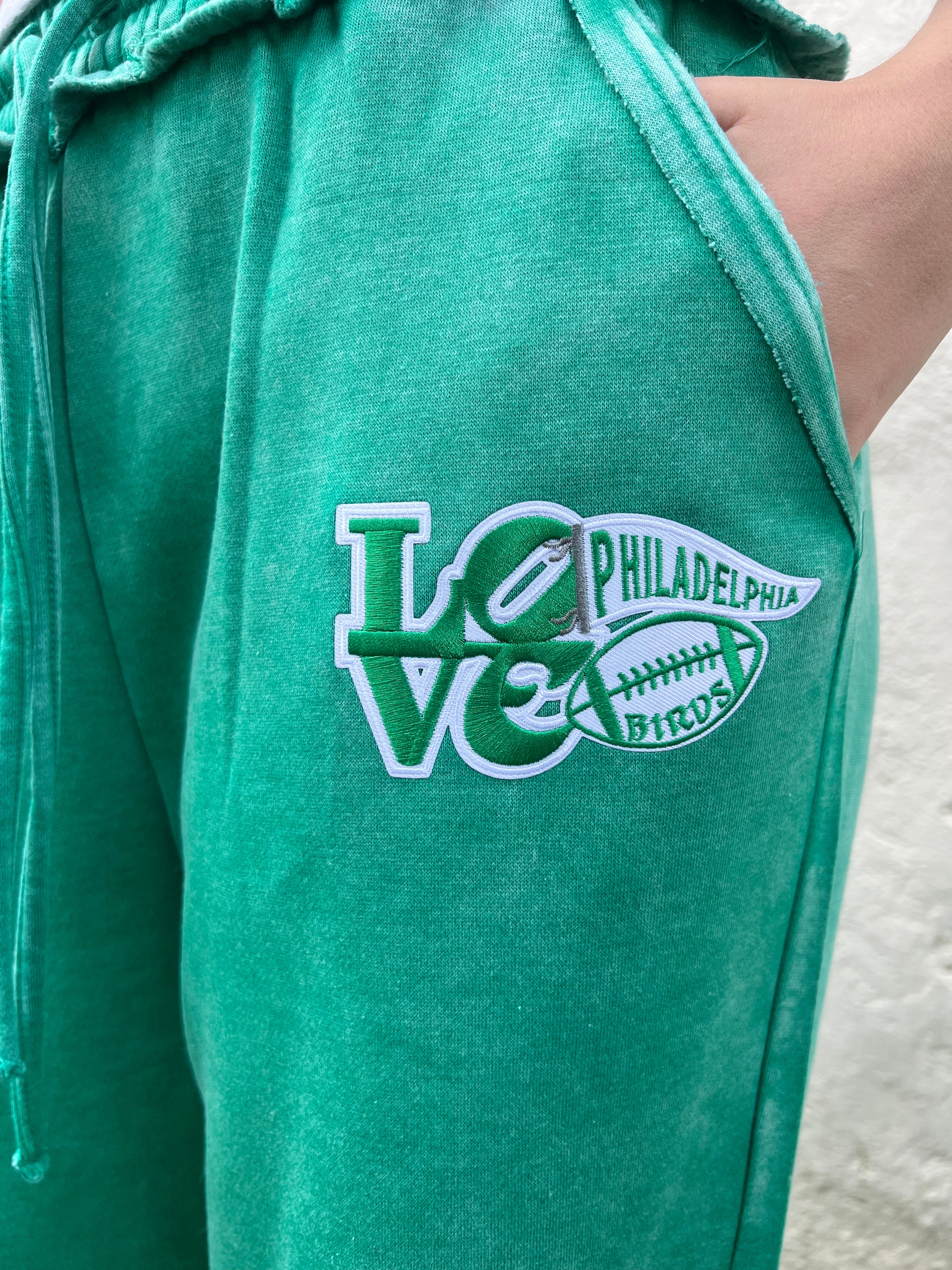 LOVE FRONT PATCH SWEATPANTS