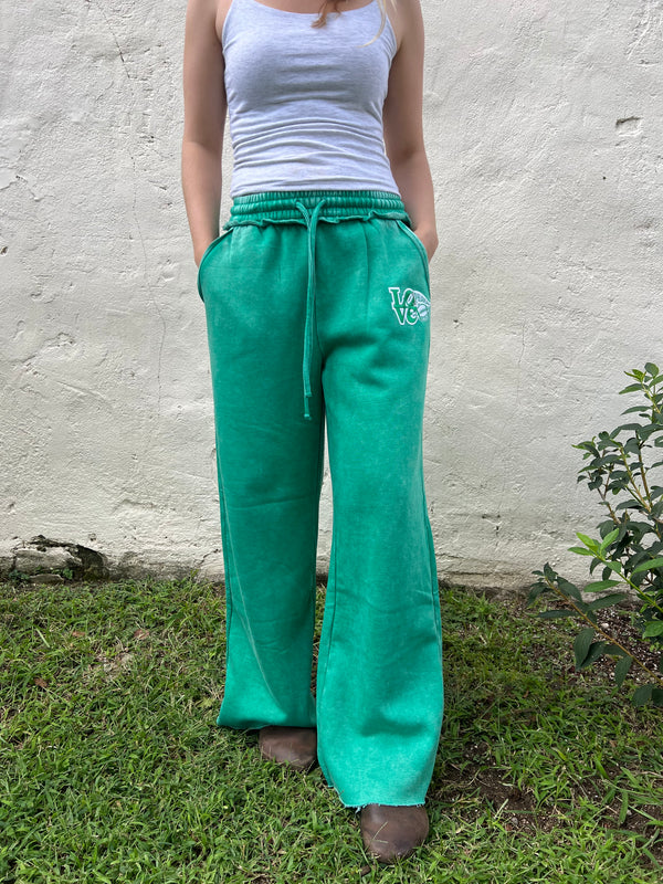 LOVE FRONT PATCH SWEATPANTS