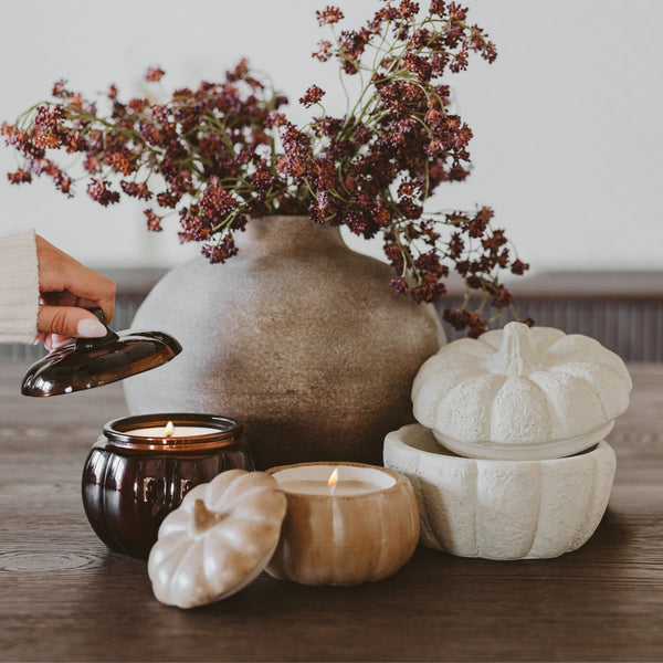 CASHMERE AND VANILLA SOY CANDLE - CEMENR PUMPKIN JAR - 13.5 OZ