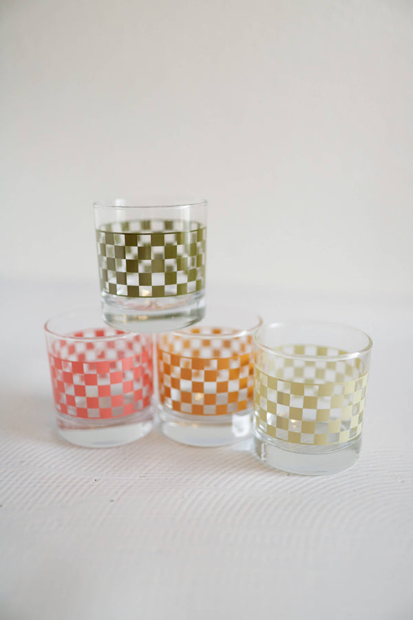 CHECKERED DRINKING GLASS