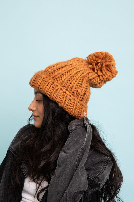 SOFT CHUNKY CABLE KNIT BEANIE