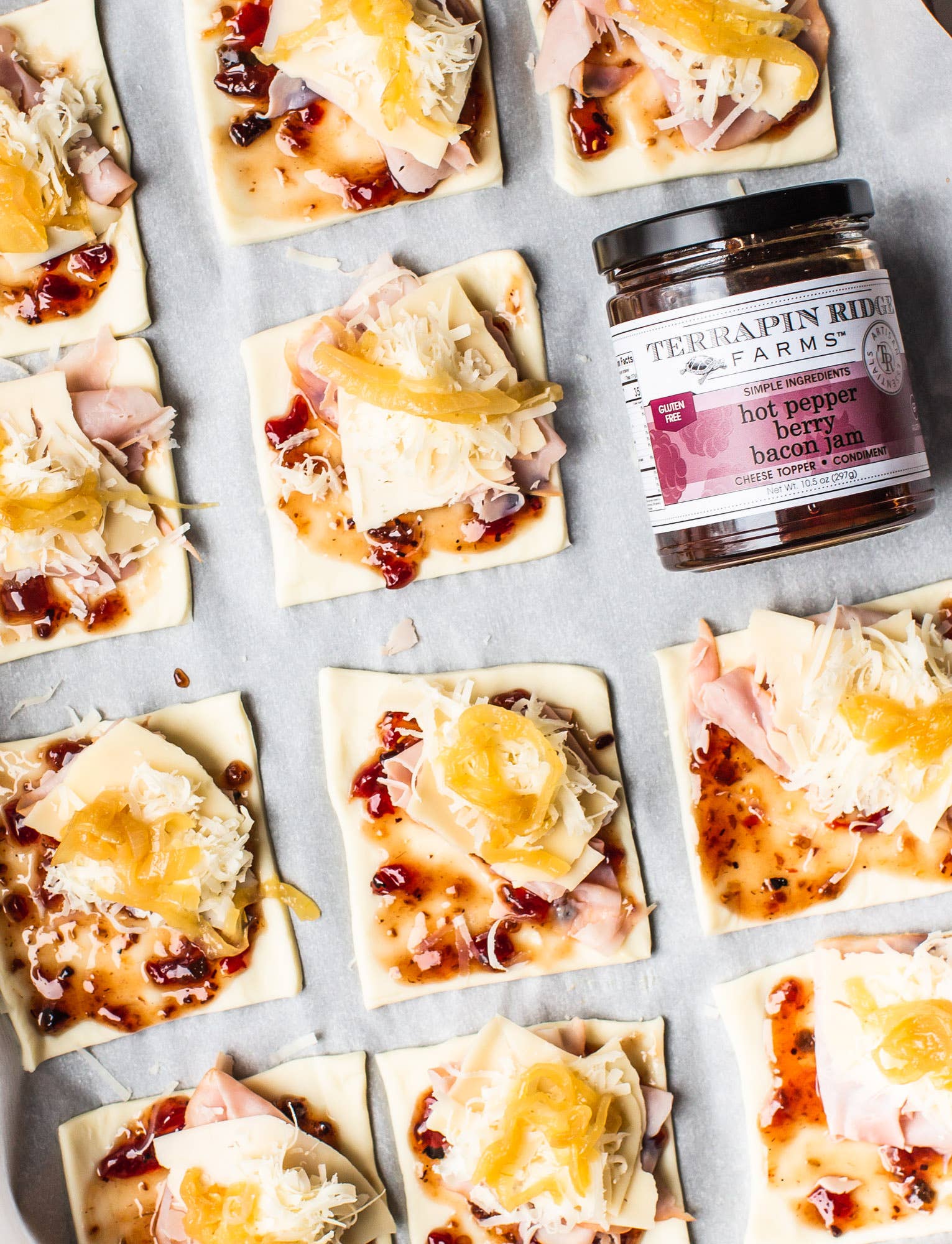 HOT PEPPER BERRY BACON JAM 10.5OZ