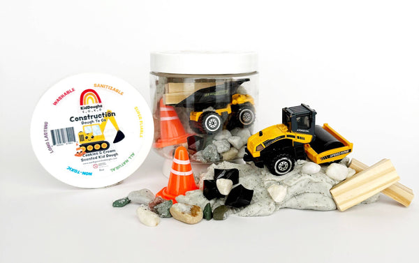 CONSTRUCTION DOUGH-TO-GO PLAY KIT