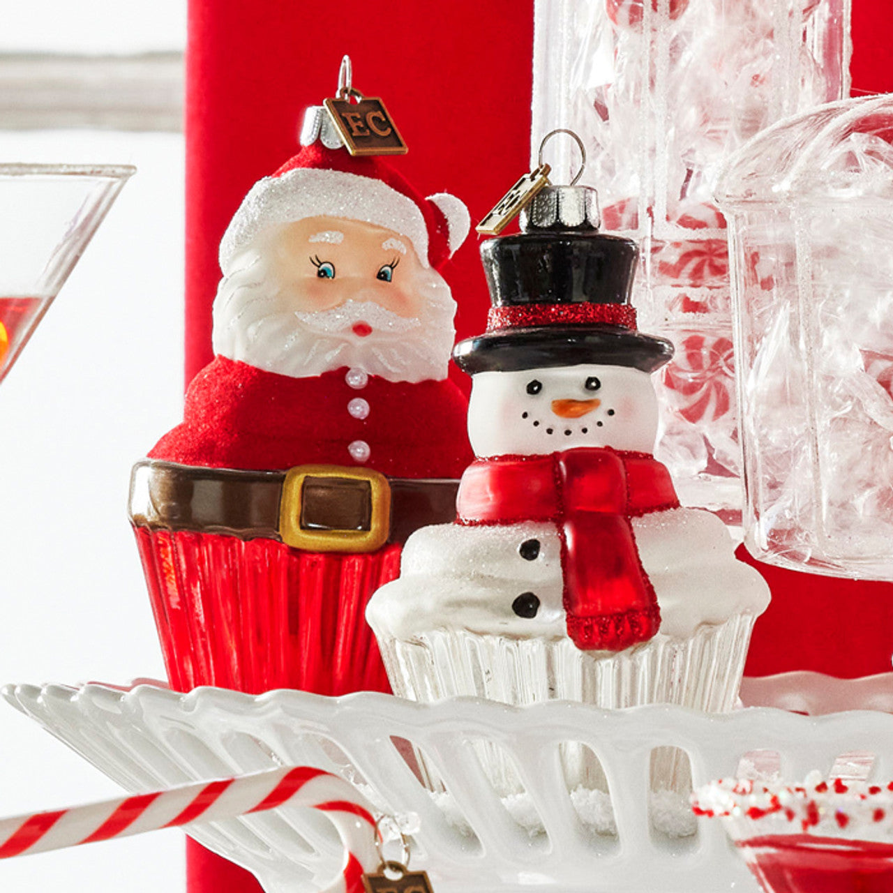 SANTA CUPCAKE ORNAMENT