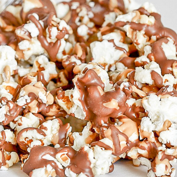 CHOCOLATE AND PEANUT BUTTER GOURMET POPCORN